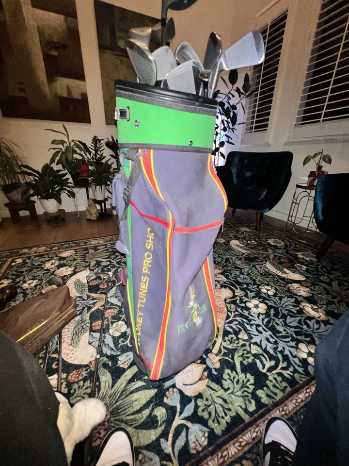 Club Looney Tunes Pro Shop Golf Bag Bugs Bunny Tweety Bird TAZ Cart/Carry VG - Image 2 of 3