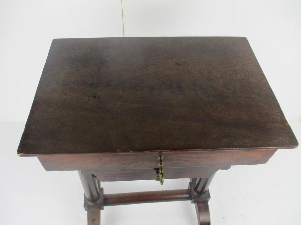 古董爱德华风格时期绗缝书桌柜写字台 精致 — 第 3/4 张图片