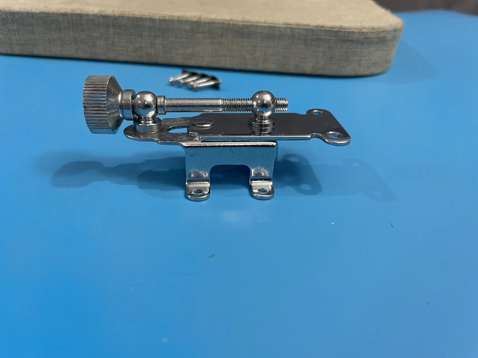 Gretsch 60s Vintage Round Badge Era Snare Drum 4 Point Strainer Butt - Image 3 of 4