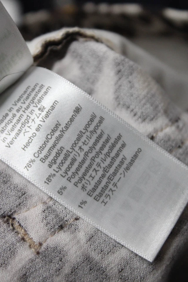 Pantalones de mezclilla ajustados de tiro alto con estampado animal de algodón beige talla 27 4R para mujer J Crew Foto 4 de 4