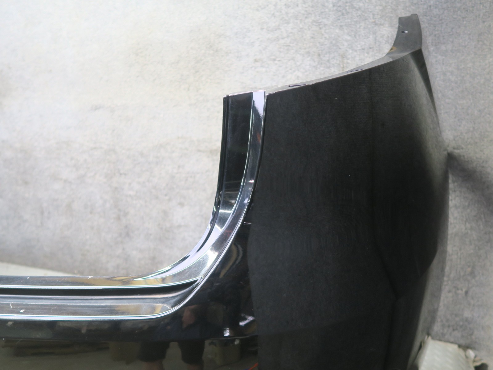 2017-2020 MASERATI LEVANTE M161 REAR BUMPER COVER NO PDC SENSORS NERO BLACK