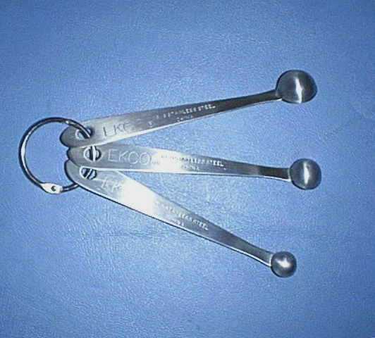 EKCO Stainless Steel Measuring Spoons on Ring SMIDGEN, PINCH, DASH - Image 2 of 3