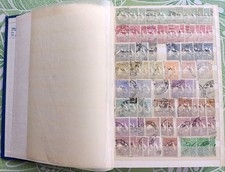 Australie. Plus de 3000 timbres oblitérés dans un album dont très anciens