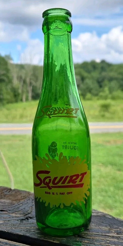 1947 SQUIRT Emerald Green SODA BOTTLE 7oz Cleveland, OH ACL | eBay