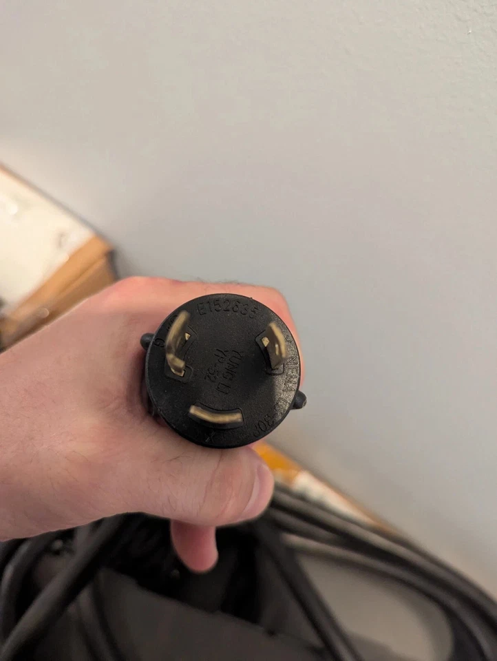 Tripp Lite PDUH30HV19 power distribution unit (PDU) four C-19 AC outlets, Black - Image 2 of 4