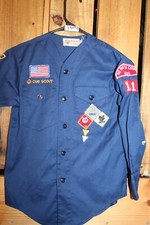 Boy Scouts of America BSA Youth Shirt Medium Blue Cub Vintage SEWN on patches