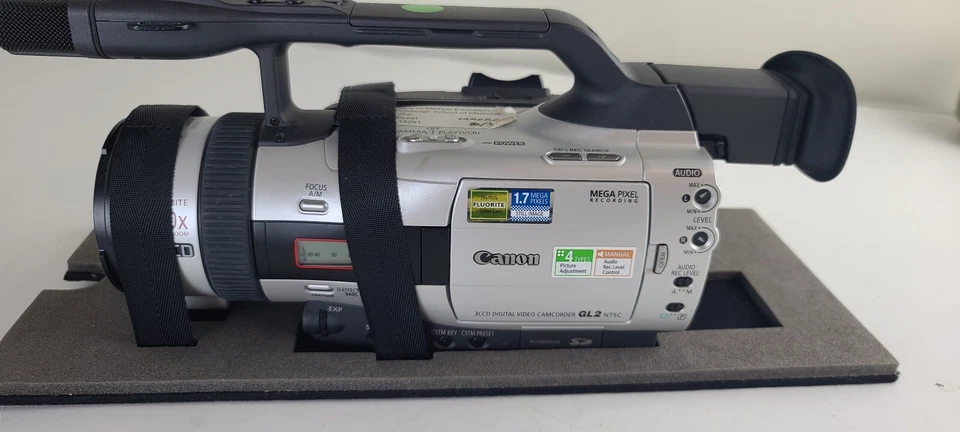 Canon DM-GL2 A  MiniDV Camcorder ~ Working Condition - Image 3 of 4