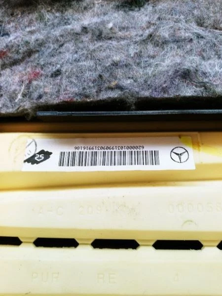 Mercedes Benz W209 CLK500 2003 04 2005 pasajero puerta trasera derecha panel OEM  Foto 4 de 4