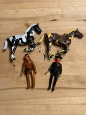Vintage 1975 Legends of the West Action Figures : Jesse James & Cochise + Horses