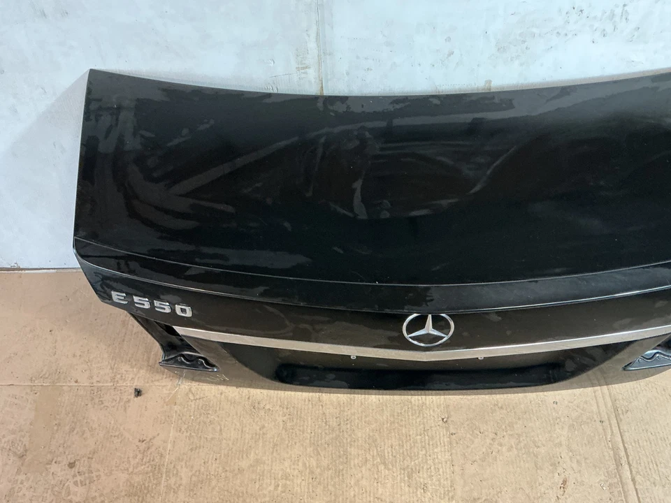 2010 - 2016 Mercedes Benz E550 4Matic Trunk Lid Tailgate 2127500975 OEM - Изображение 2 из 4