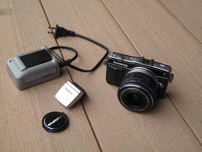 Olympus PEN E-PM2 16.1MP Digital Camera - Black (Kit w/ 14-42mm Lens)