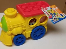 2008 Fisher Price Little People Builders Train Playset