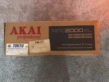AKAI MPC 2000XL MINT – Original Box, CD, Manual - INSANE COLLECTORS CONDITION!