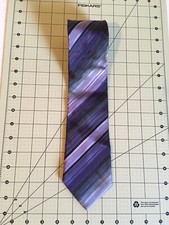 Tie - Kenneth Cole Reaction Men's 100 Silk Necktie Striped Black/Purple-pre own