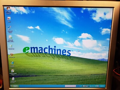 Used 17'' Computer monitor - KDS usa Model 700P - 120 to 240V, 50/60Hz