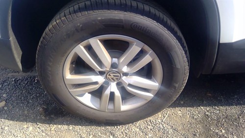 Used Wheel fits: 2015 Volkswagen Tiguan 16x6-1/2 alloy Grade A