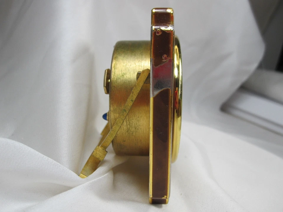 Reloj de Escritorio Must De Cartier Metal Dorado y Laca Bordo Siglo XX Modelo 7512 Foto 4 de 4