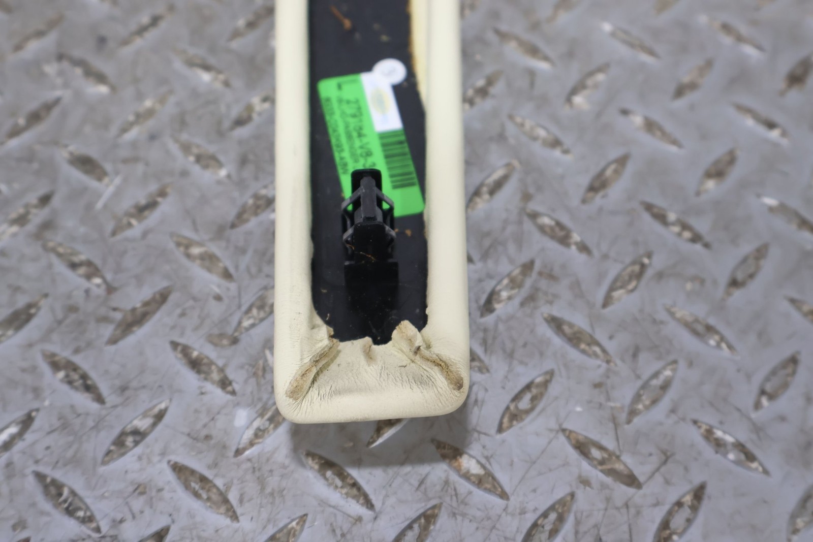 09 Aston Martin V8 Vantage Interior Glove Box Door Trim (Cream Truffle)