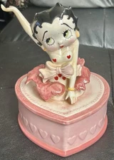 Vintage 1991 Betty Boop Pink Heart Shaped Vandor Music Trinket Box-No Music!🎶