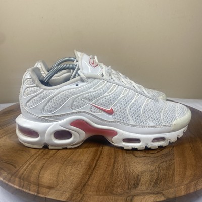 white tns red tick