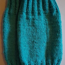Selbstgestrickte Stulpen türkis Handarbeit, modische Strickware, warm, bequem