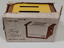 Vintage 1971 Teeny Popper Mechanical Toaster Kids Toy