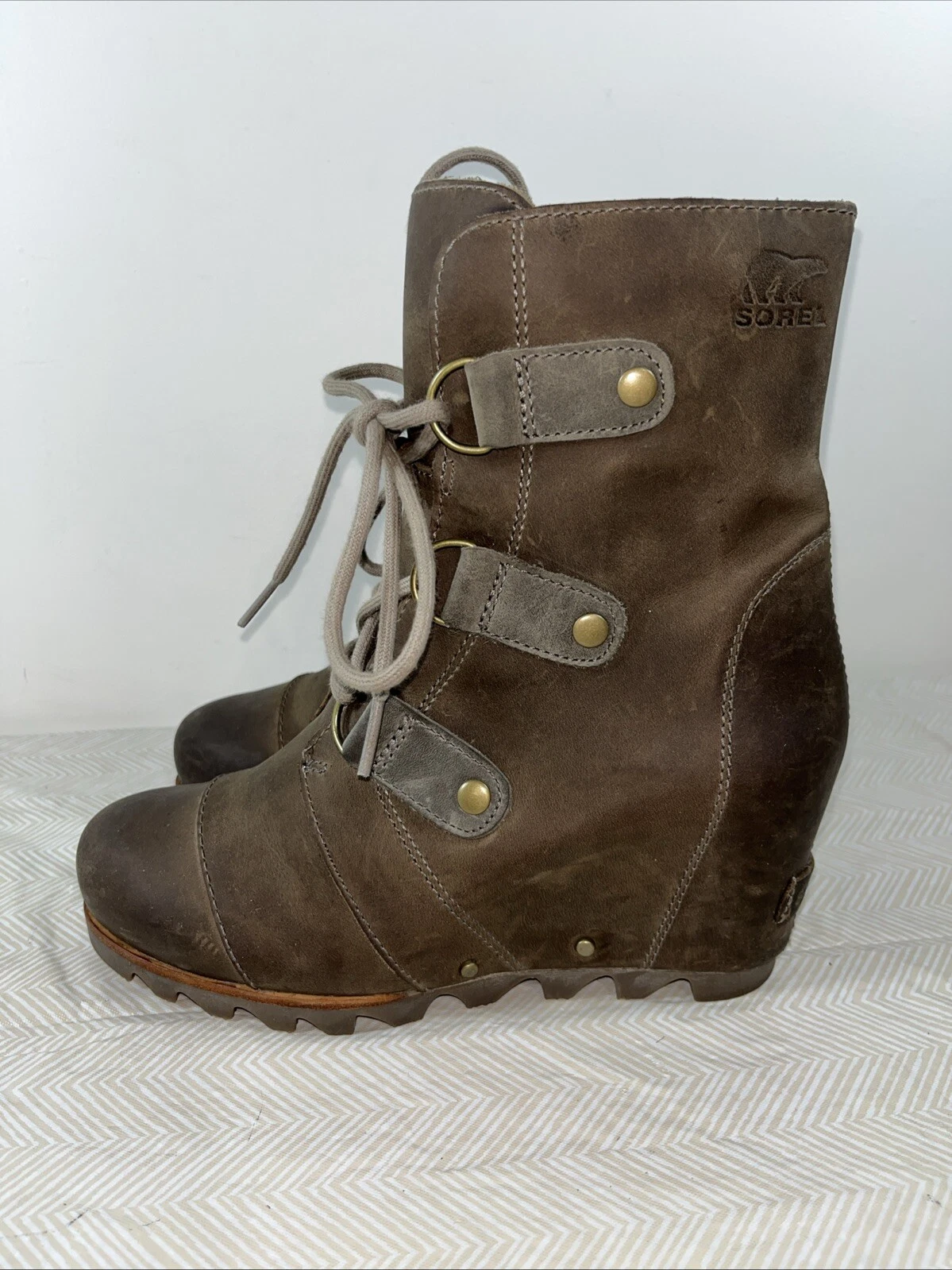 sorel joan of arctic wedge leather lace up bootie boots