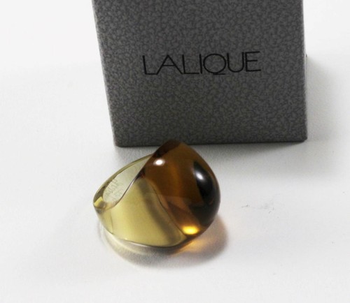 LALIQUE AMBER TONE CRYSTAL CABOCHON DOMED BAND COCKTAIL RING SIZE US-6/T53/UK-M