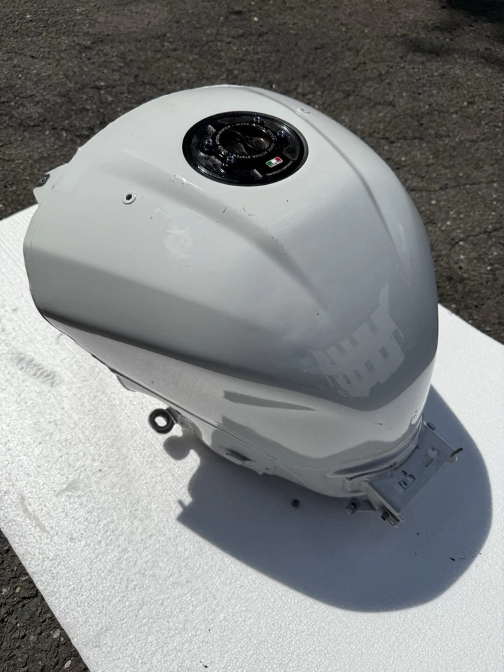 20-24 BMW S1000RR S1000 M1000RR M1000 Gas Tank Fuel Petrol Reservoir 21 22 23 24 - Image 2 of 4