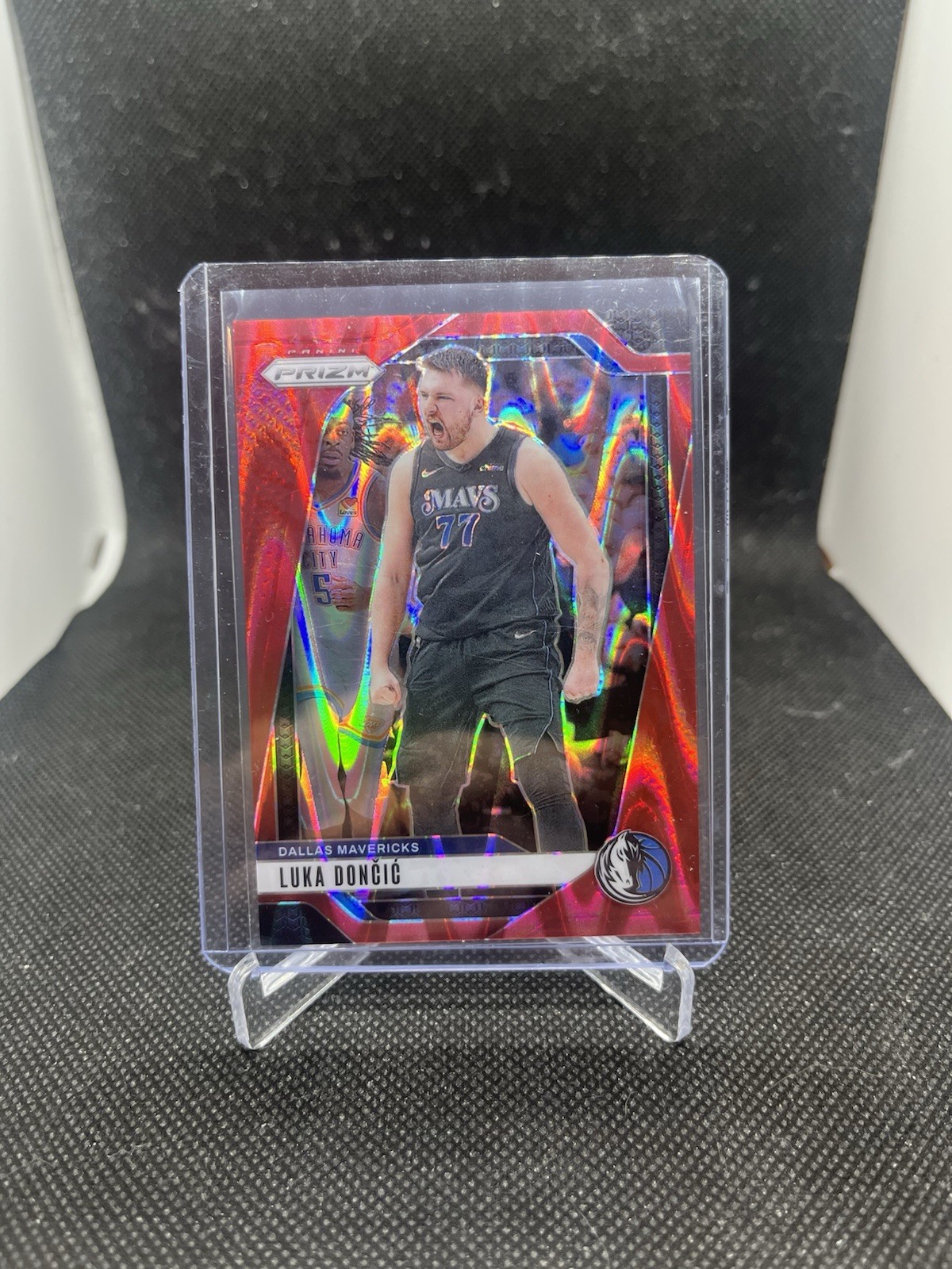2024-25 Prizm Red #89 Luka Doncic Mavericks 020/299