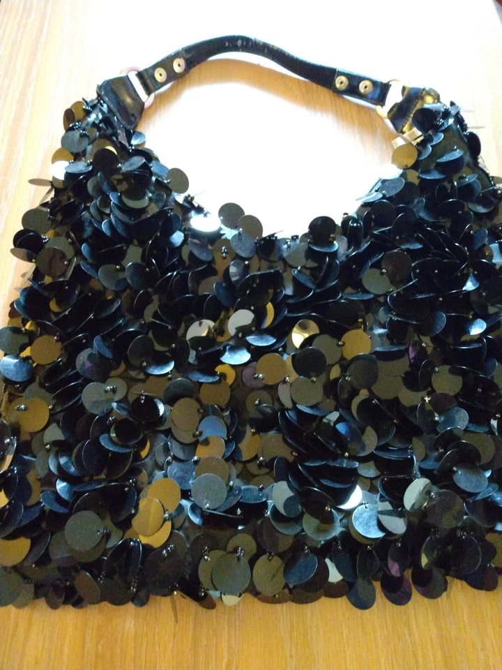 Cartera Brillante Años 90 Bolso con Cuentas Plateadas con Correa Ajustable Negra Vintage Club A3 Foto 3 de 4