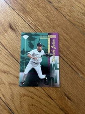 Derek Jeter - 1996 Donruss Leaf - Gold Leaf Rookie #211 - New York Yankees 10B