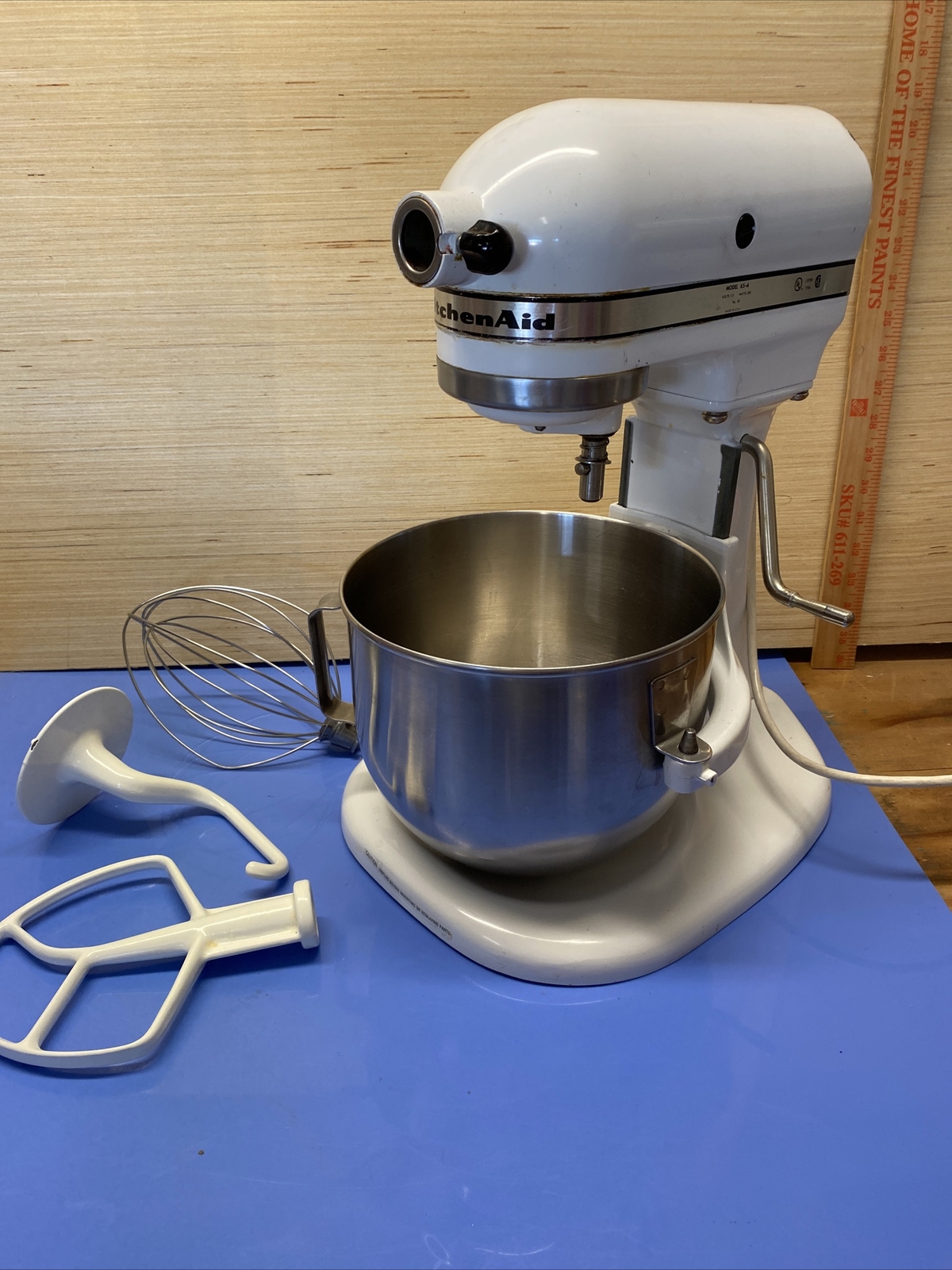 WHITE KITCHENAID K5A MIXER WITH BOWL Dough Hook WISK & PADDLE HAS LIFT