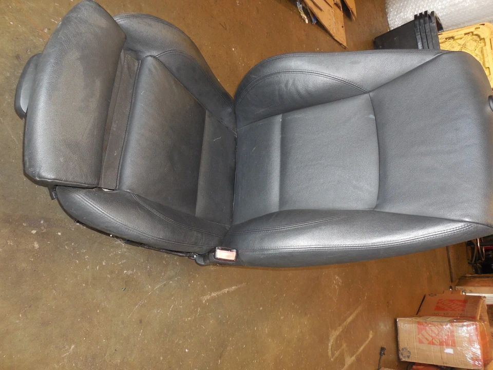 Front Right Passenger Seat Black 7140863 06-11 BMW E90 325i 330i 335i 328i - Image 2 of 4