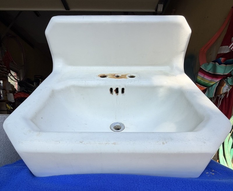 Vintage American Standard Cast Sink White Porcelain 18“ X 20“￼