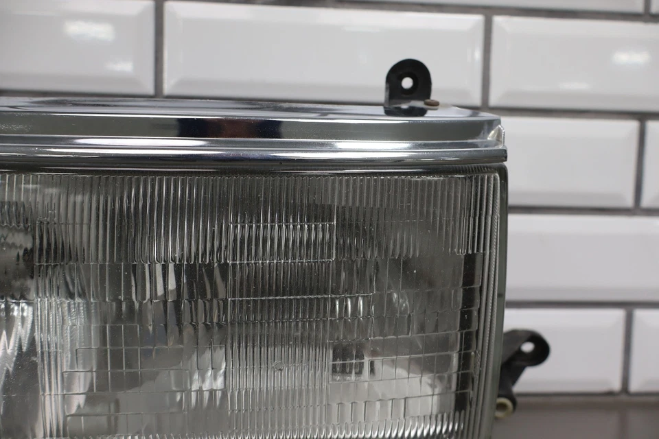 Lámpara de luz izquierda del conductor Lexus LX450 1996-1998 Foto 3 de 4