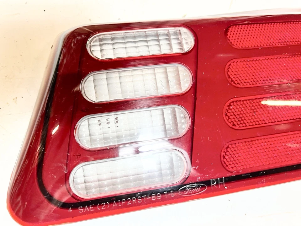 Ford Taurus SHO 1991 pasajero derecho luz trasera Len cubierta de repuesto Foto 4 de 4