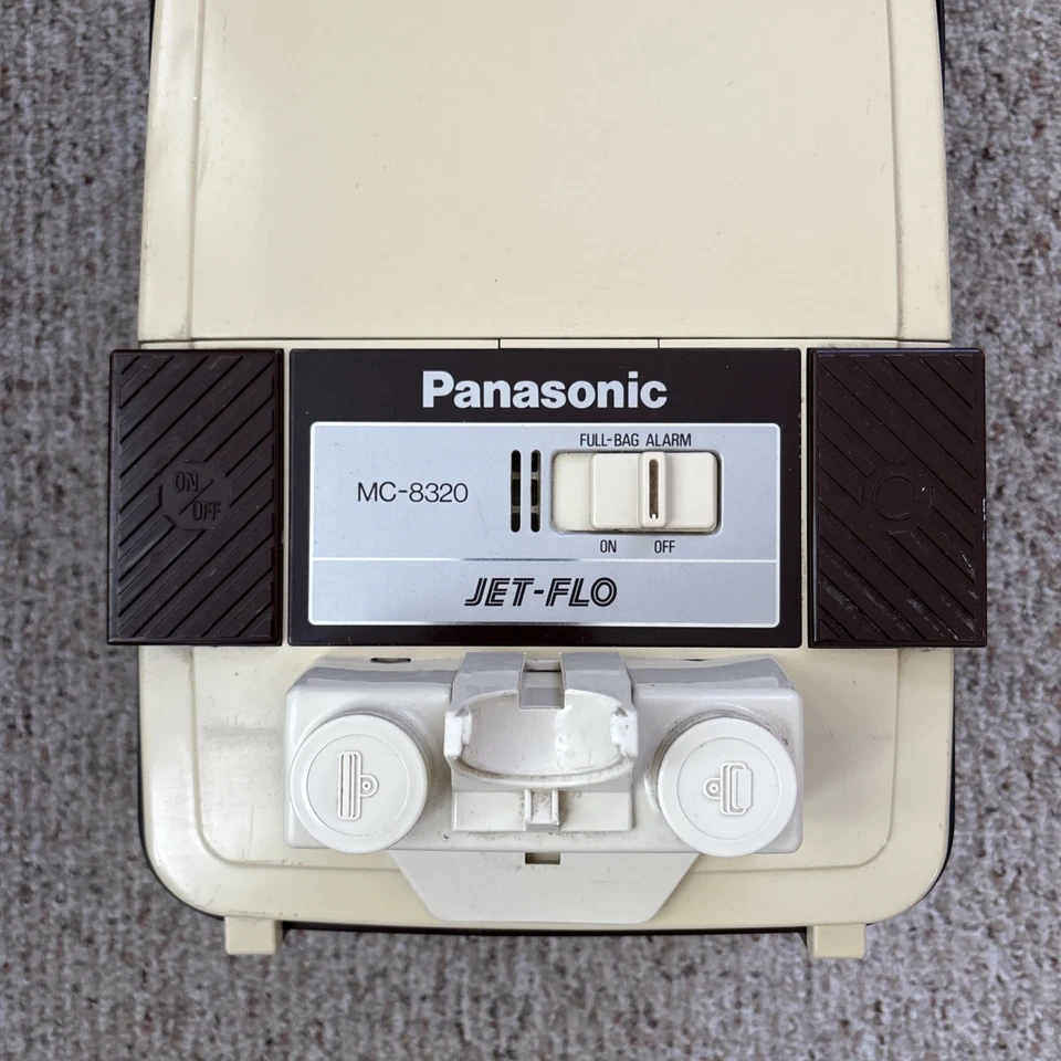 Aspiradora de bote vintage Panasonic JET-FLO MC-8320 Foto 4 de 4