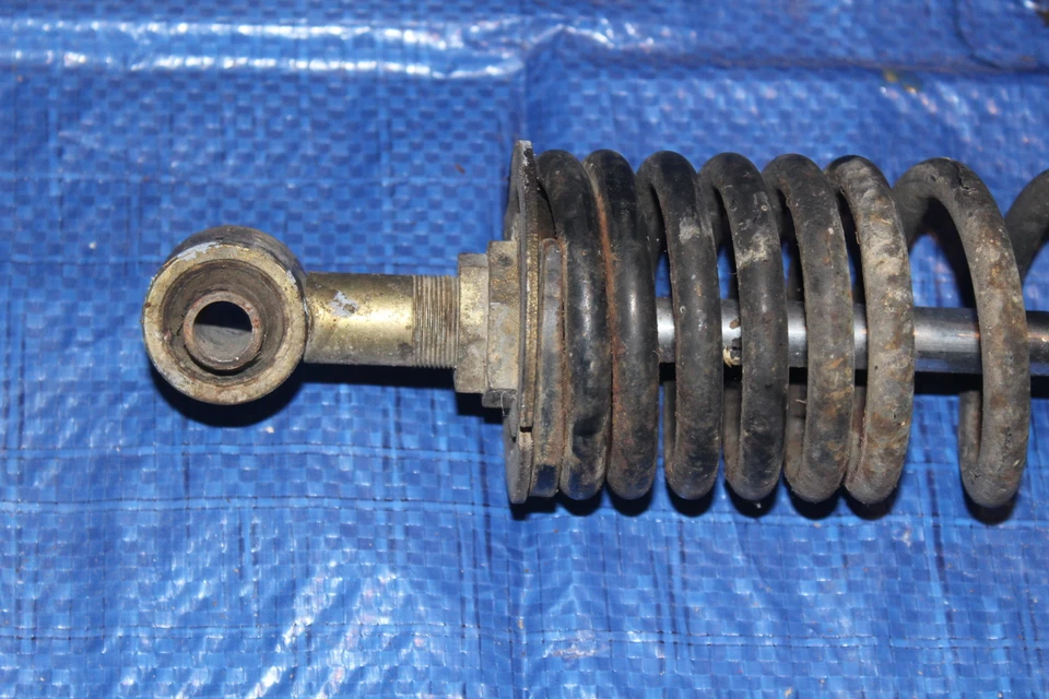 1983 Yamaha XT250 REAR BACK SHOCK ABSORBER SUSPENSION - Изображение 2 из 4