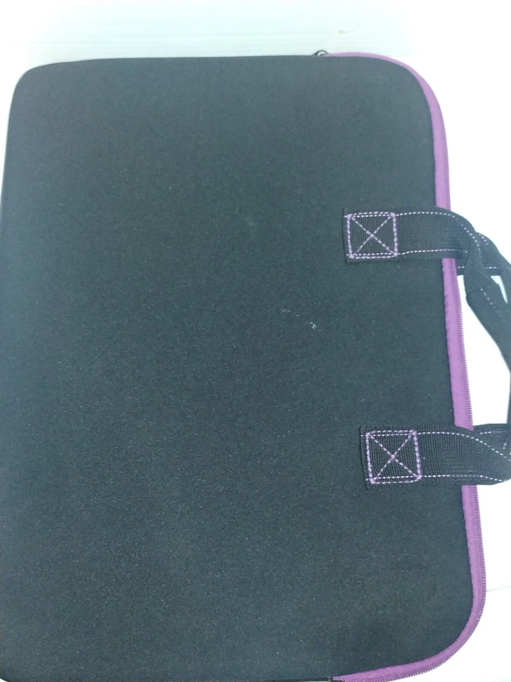 Estojo de pulso Targus TSS57401US para notebooks de 16 polegadas - Preto/roxo - Imagem 2 de 4