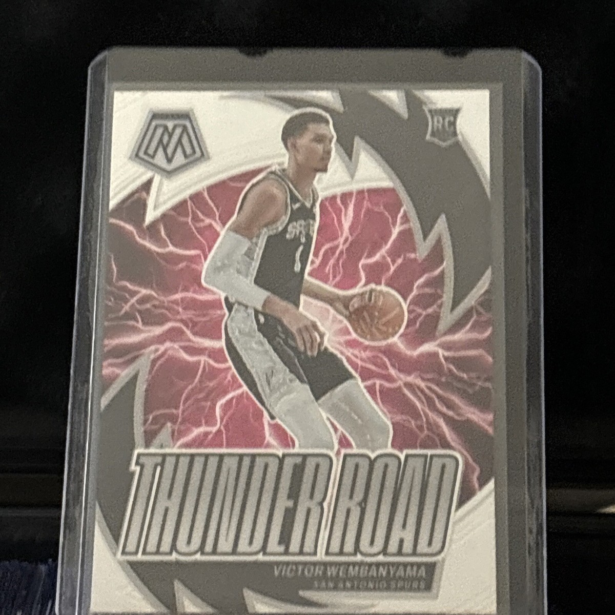 2023-24 Panini Mosaic Victor Wembanyama Thunder Road RC #8 Spurs