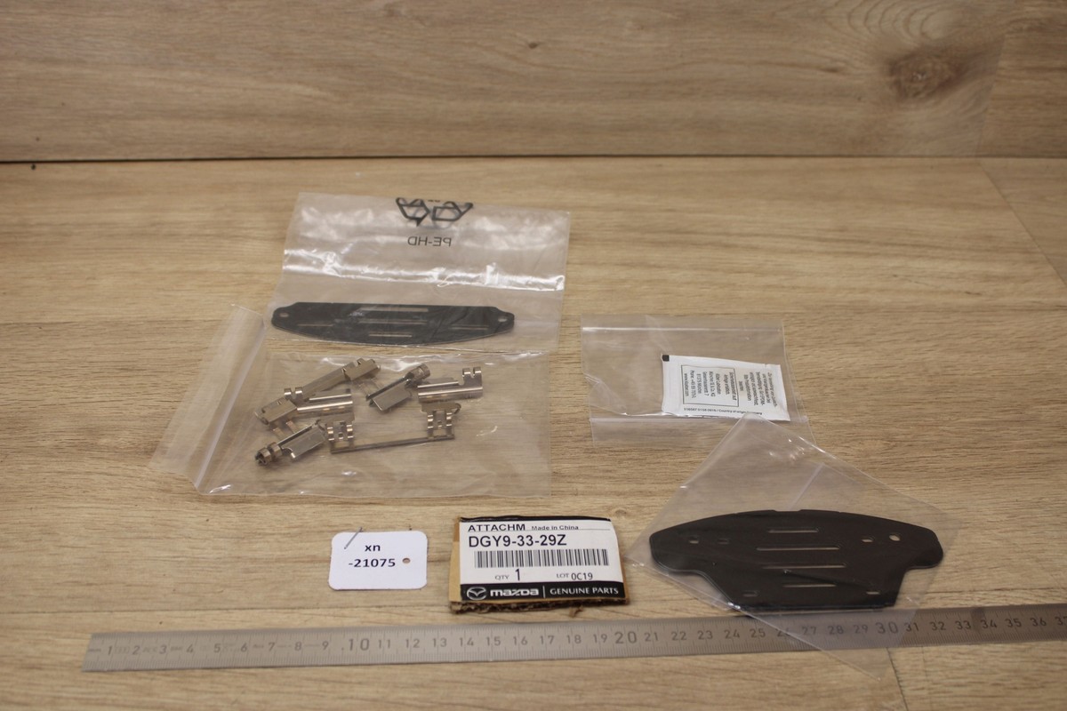 Mazda DGY9-33-29Z DGY93329Z Hardware Kit NOS NEU genuine xn21075