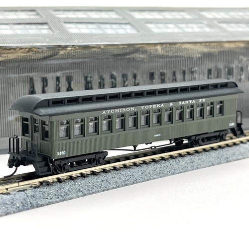 Autobús de pasajeros Roundhouse escala N 88102 Atchison Topeka Santa Fe Overland 2460 | Condition: Used