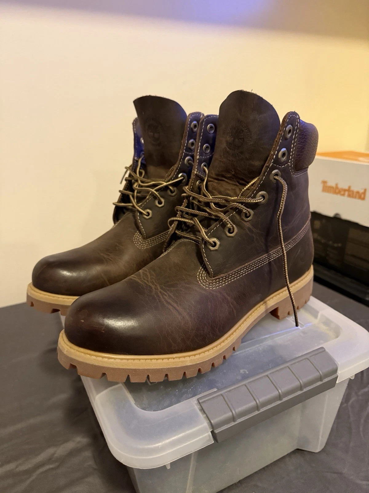 Timberland 6" Premium Brown Leather BOOTS Men's Size 9m