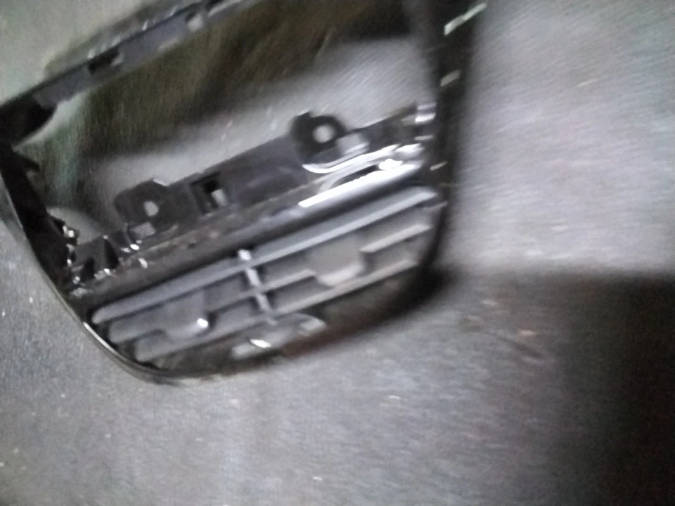 Eléments tableau de bord  pour écran GPS Peugeot 208 année 2014 - Photo 3/4