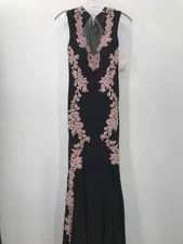Pre-Owned Betsy & Adam Black Size 0 Sleeveless Maxi Evening Gown