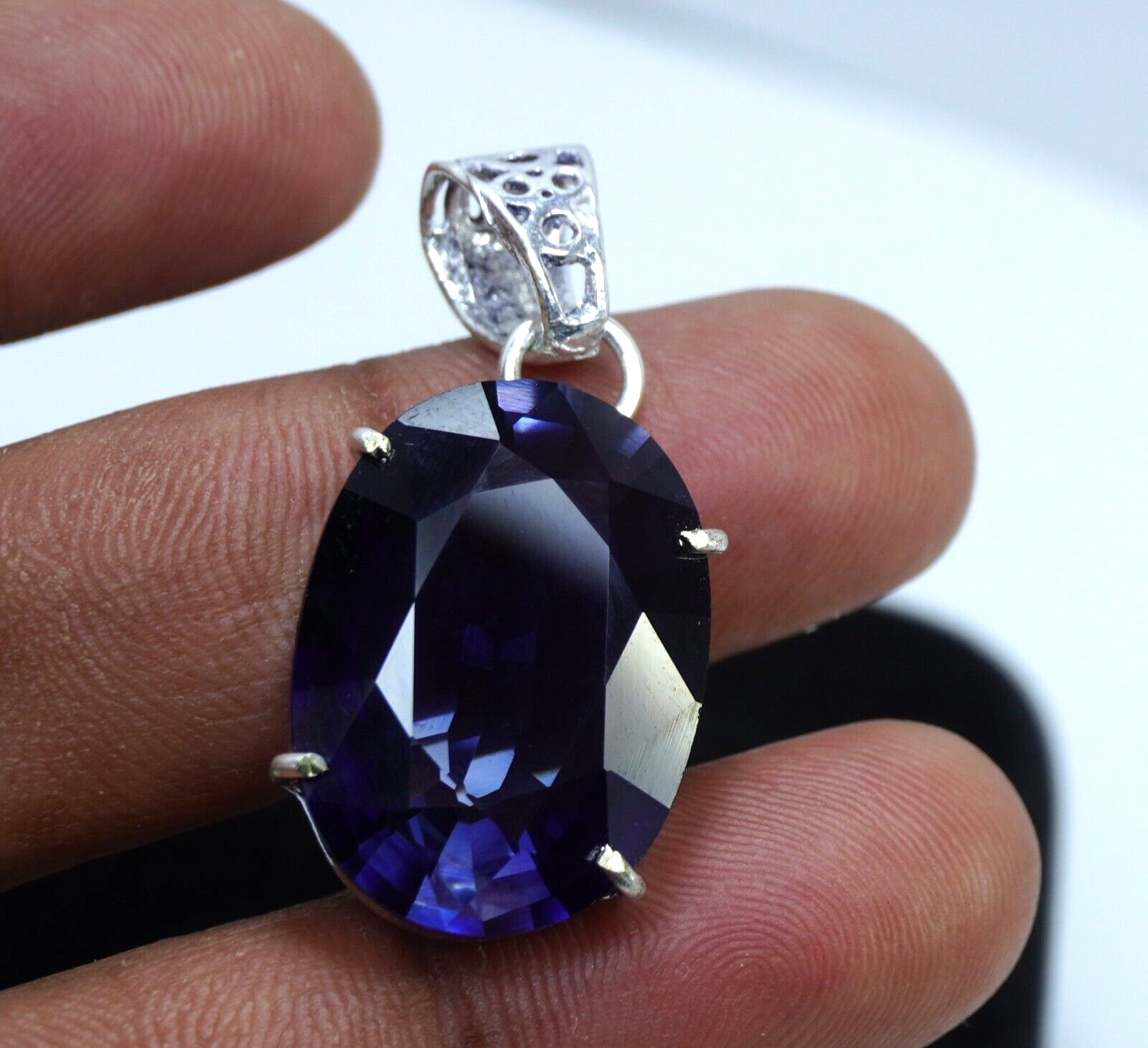 39.65 Carat Natural Blue Sapphire Oval Cut 925 Solid Silver Pendant Gemstone