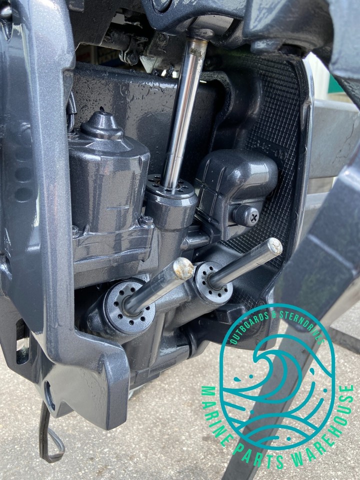 1999 Yamaha 200 HP 6-Cyl EFI 2-Stroke 25