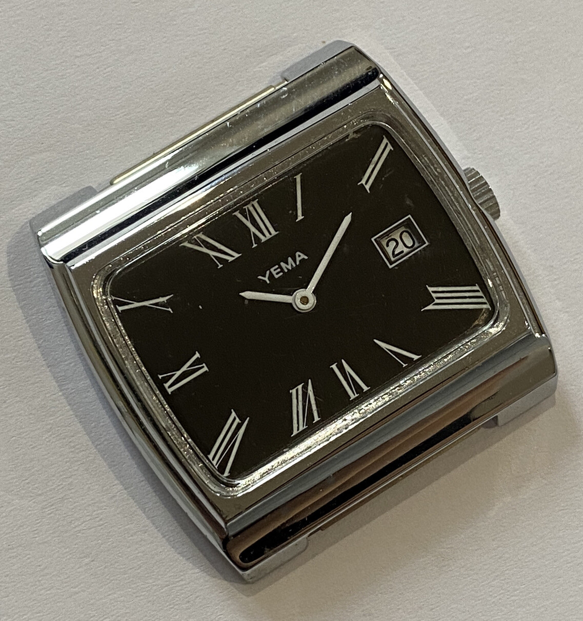 Boîtier en acier Yema mécanique de 1970 neuf de stock pour montre vintage