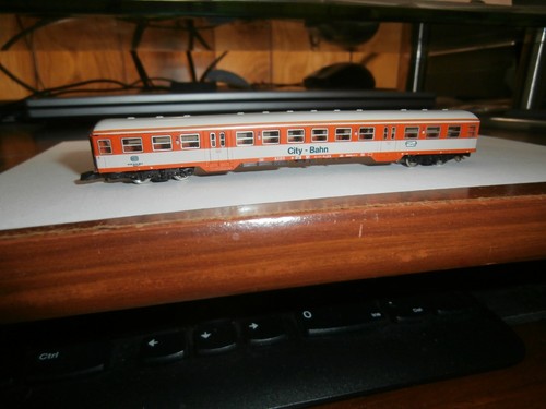 MARKLIN Z SCALE MINI-CLUB PASSENGER CAR-DB ( CITY-BAHN )